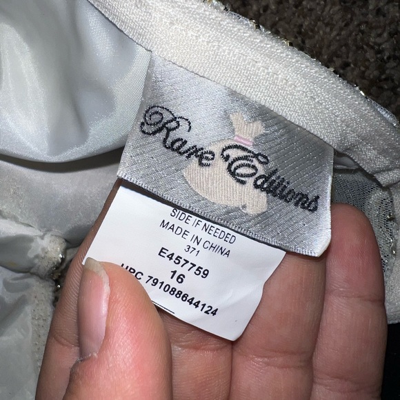 White and gold girls communion dresses by rare editions - Picture 13 of 13